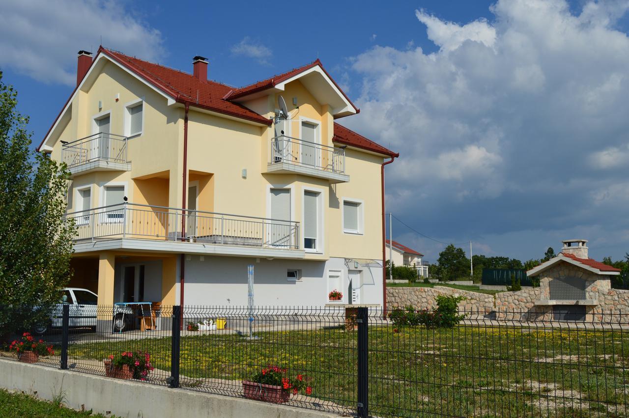 Blue Lake Luxury Rooms Grabovica Экстерьер фото
